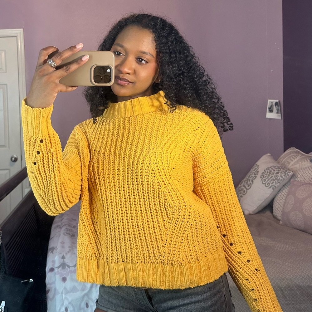 Velvet knitted sweater